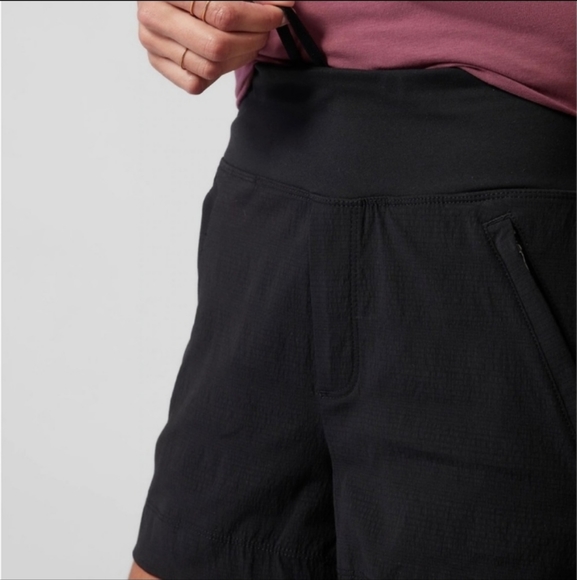Athleta Trekkie North 3" Short Black 4 - Picture 4 of 16
